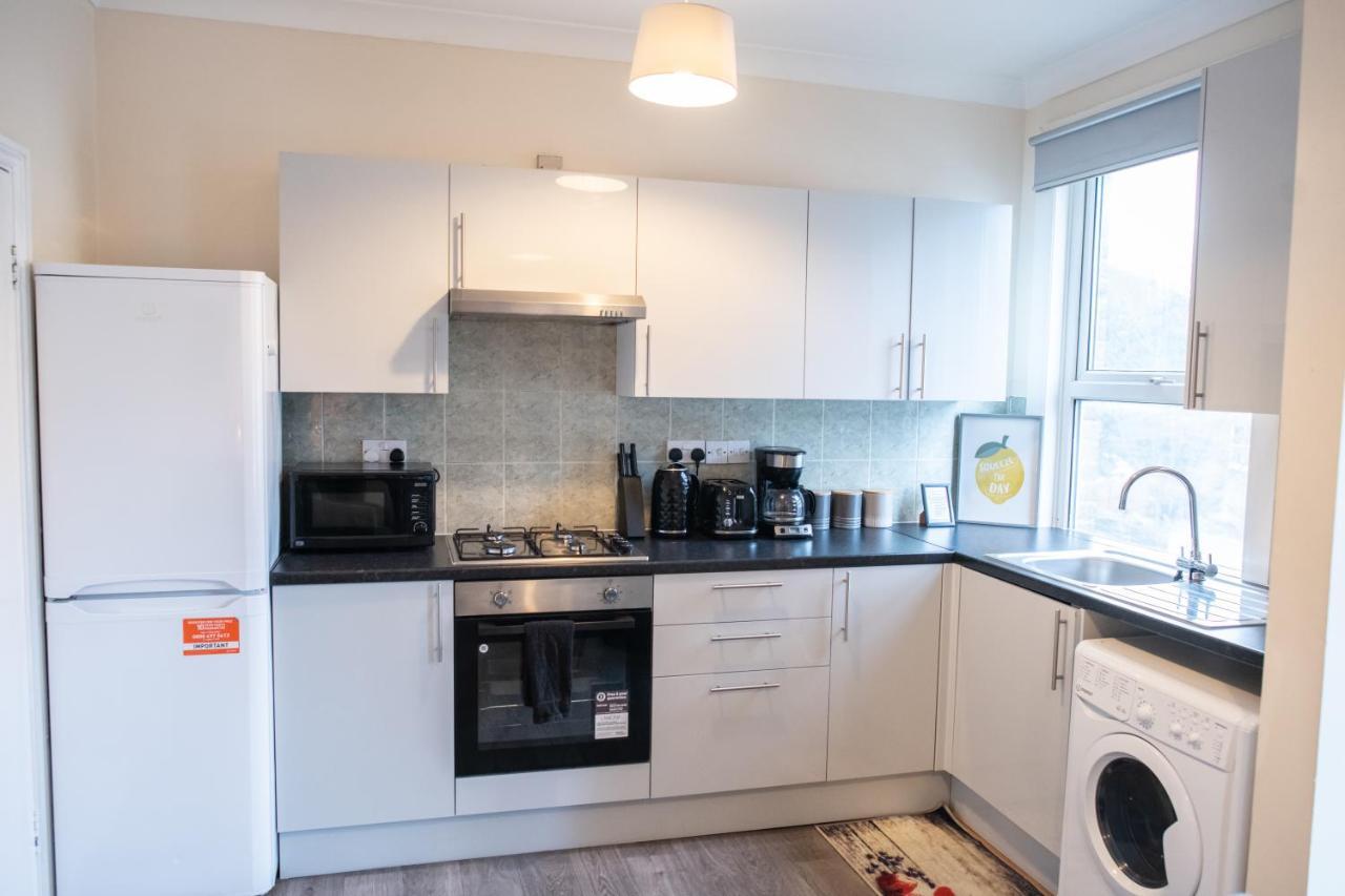 4 Bedroom Flat With High Speed Wi-Fi In North Acton, Ealing, West London Kültér fotó